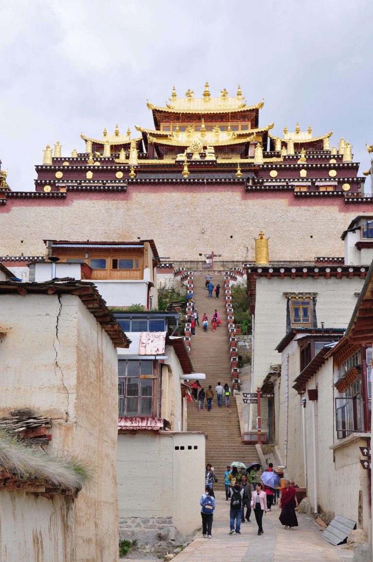 Shangri-la Grand Songzhanlin Monastery